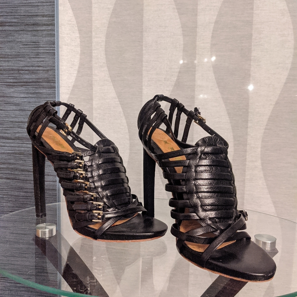 LAMB leather 7m black strappy shoes 4" heels